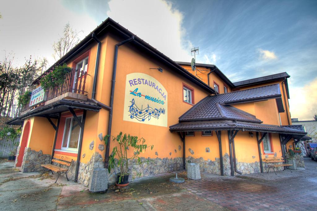 Hotel La-Musica Crickhowell Exterior foto